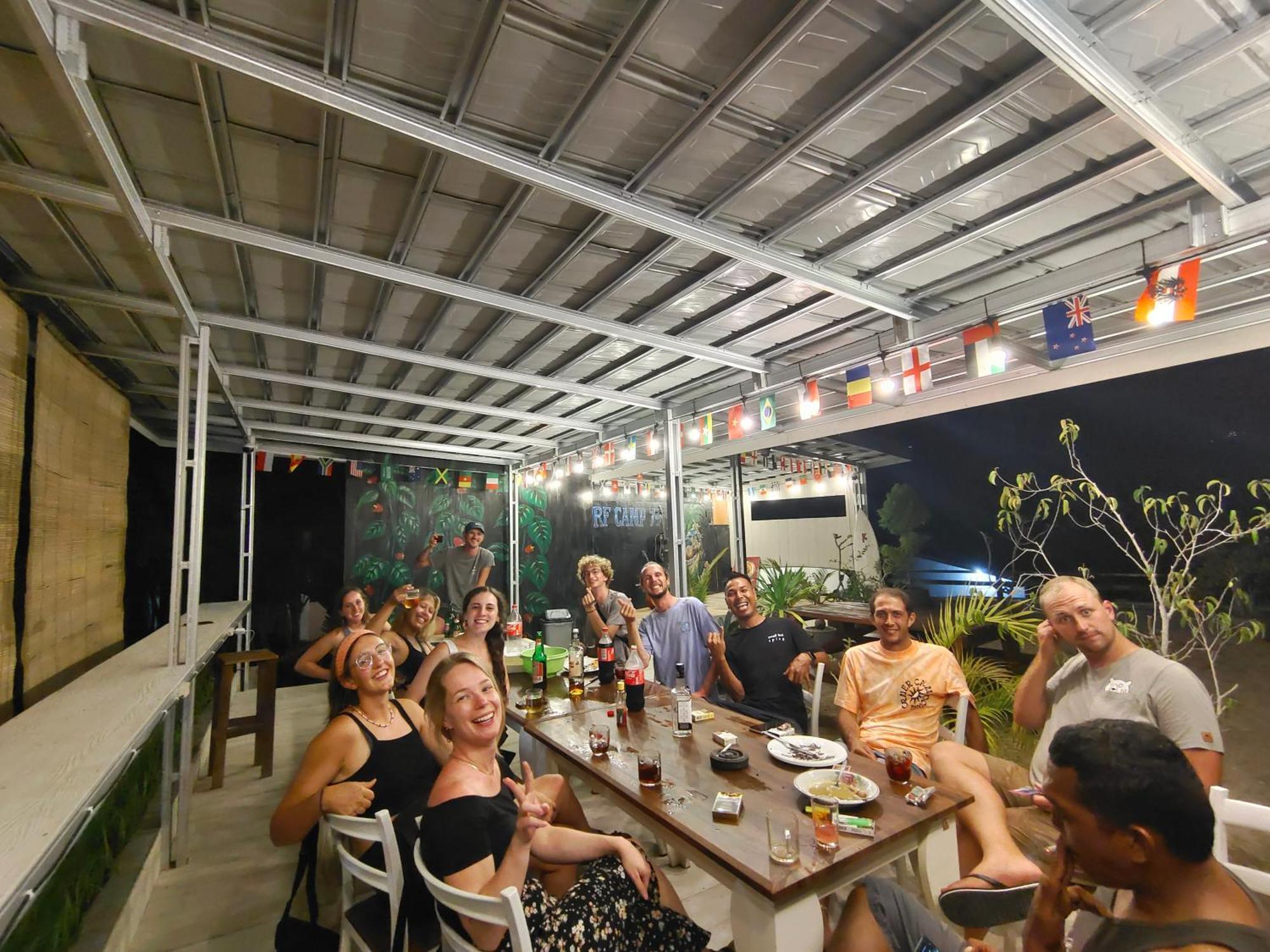 Surf Camp 79 Hotel Kuta  Екстериор снимка