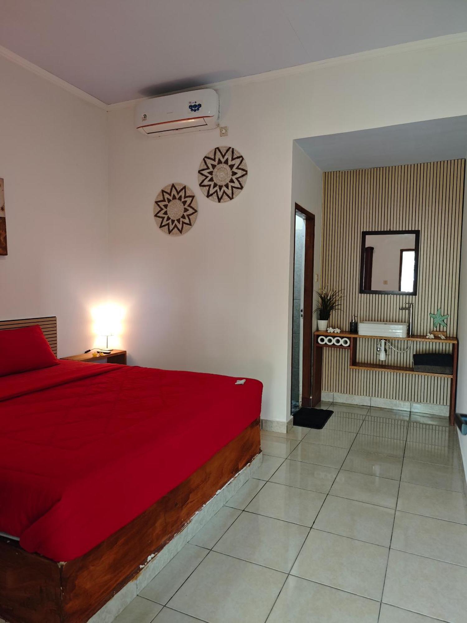 Surf Camp 79 Hotel Kuta  Стая снимка