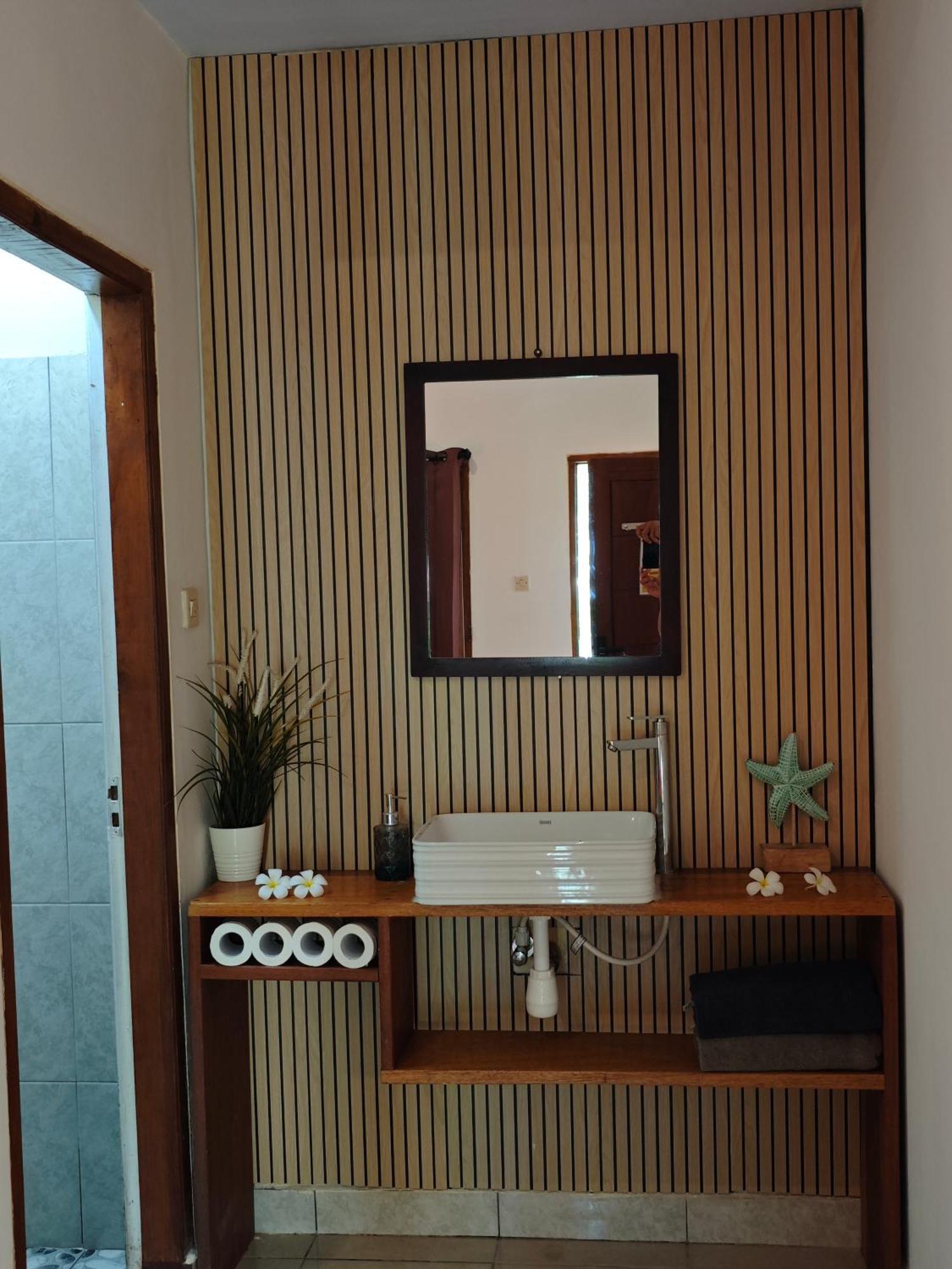 Surf Camp 79 Hotel Kuta  Стая снимка