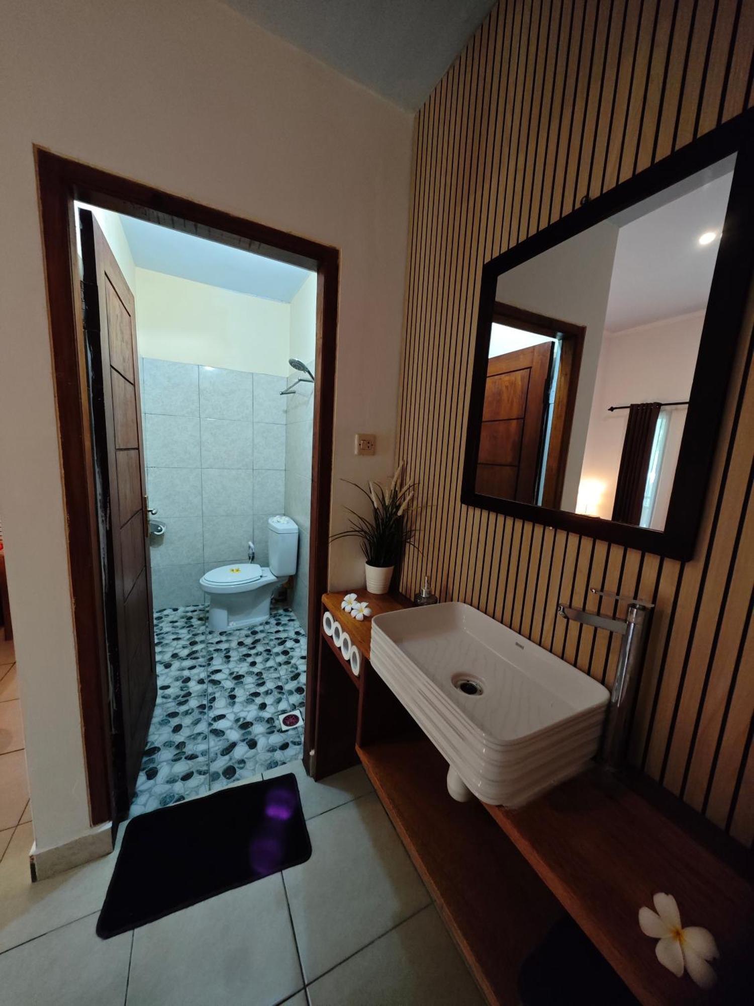 Surf Camp 79 Hotel Kuta  Стая снимка
