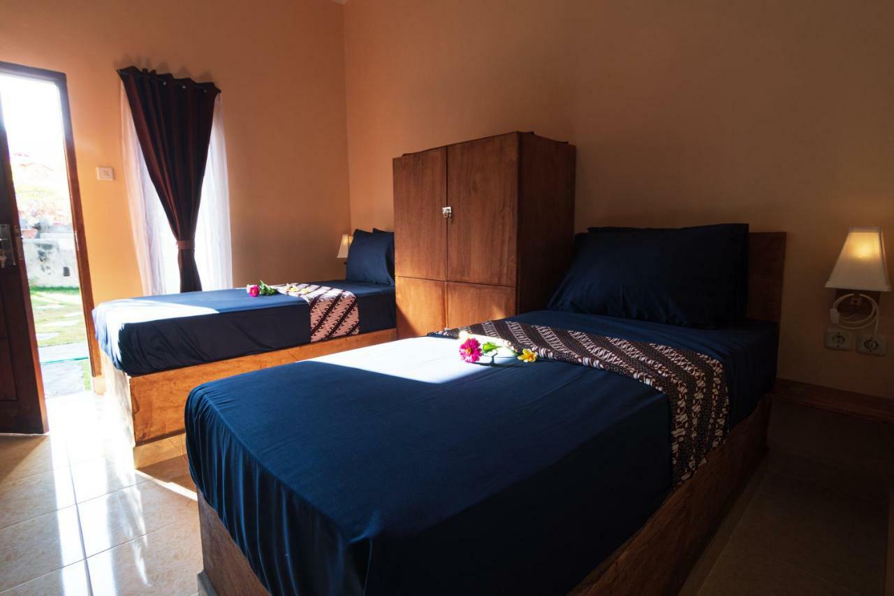 Surf Camp 79 Hotel Kuta  Екстериор снимка
