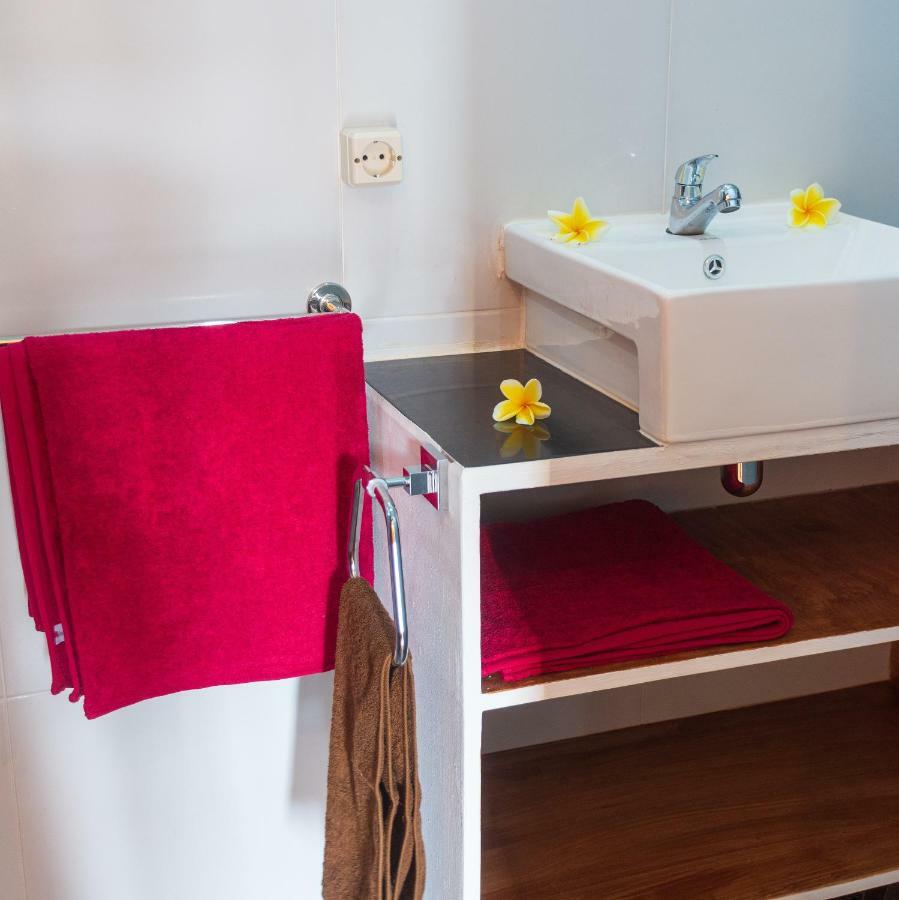 Surf Camp 79 Hotel Kuta  Екстериор снимка